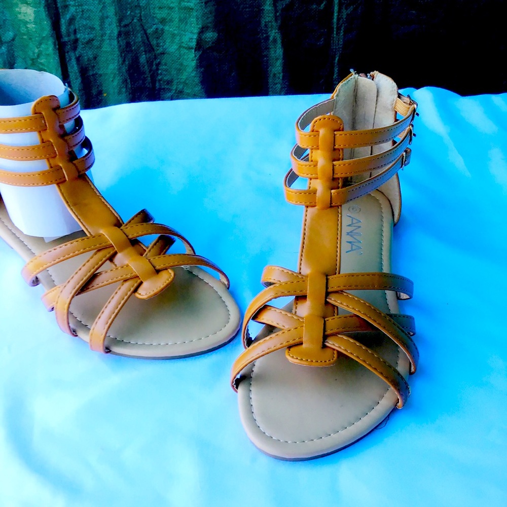 COPY - Gladiator sandals tan color size 6